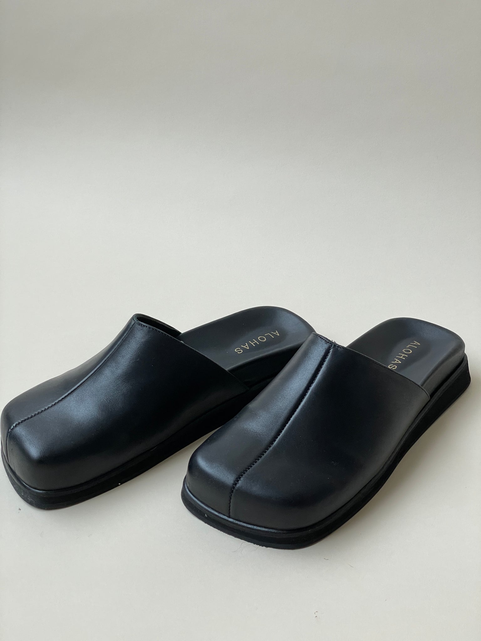 The Square Toe Clog – Ivin March